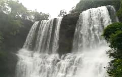 PHOTO : अन् राजापुरातील सवतकडा धबधबा ओसंडून वाहू लागला