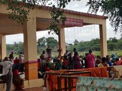 Ashadhi Wari 2022: रिमझिम पाऊस, अभंग अन् लाखो वारकऱ्यांच्या उपस्थितीत माऊलींच्या पादुकांचं निरा स्नान संपन्न, पहा फोटो..