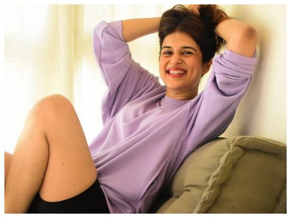 Shraddha Das: టీషర్ట్, షార్ట్స్ లో శ్రద్ధా హాట్ లుక్ Shraddha Das: టీషర్ట్, షార్ట్స్ లో శ్రద్ధా హాట్ లుక్