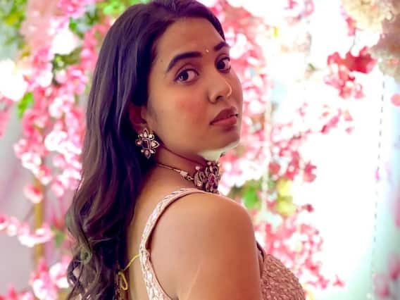 Shivathmika: చీరలో చిన్నది, ఎంతో ముద్దుగున్నది Shivathmika: చీరలో చిన్నది, ఎంతో ముద్దుగున్నది