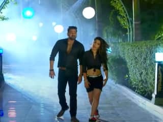 Bhojpuri Song: निधि झा को बाहों में भर रोमांटिक हुए Pawan Singh, बेहद नमकीन है ये भोजपुरी गाना