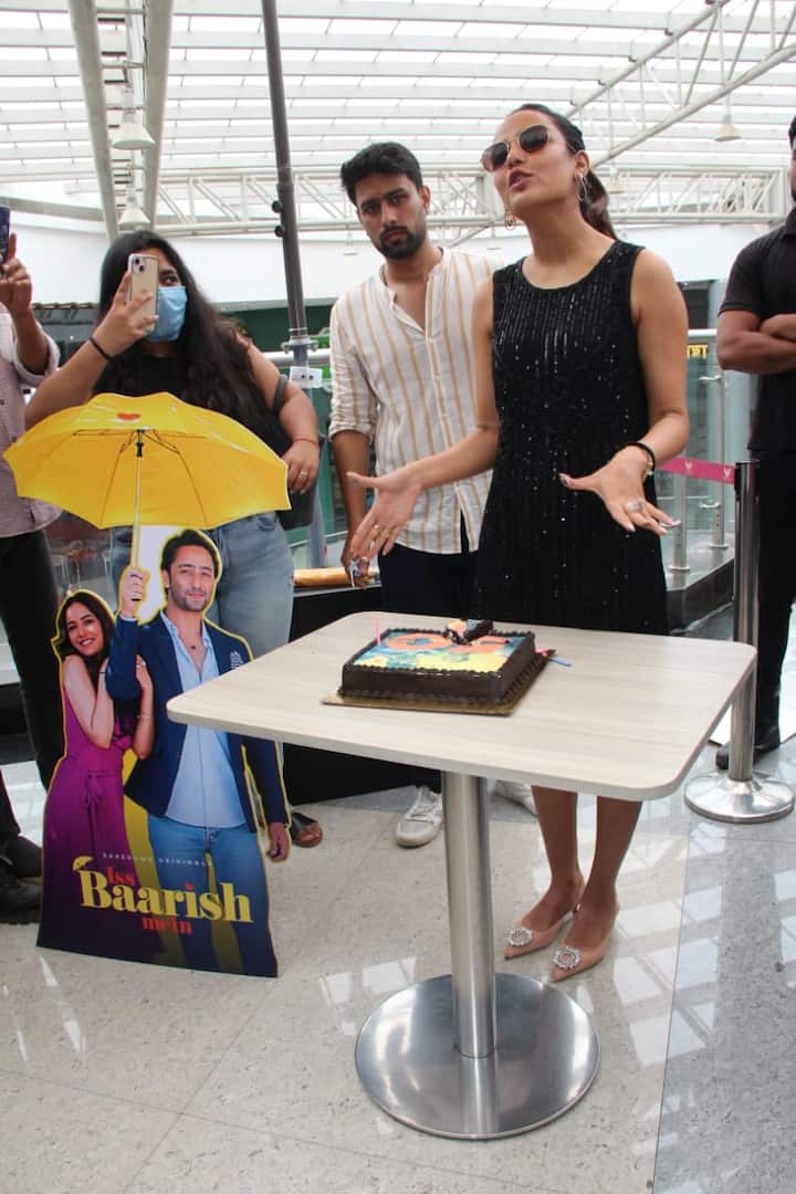 हालांकि दोनों ने यूं तो साथ में कई जन्मदिन मनाए लेकिन कपल के तौर पर ये पहली बार है जब ये दोनों यूं खुलेआम अपने रिश्ते को स्वीकार चुके हैं.