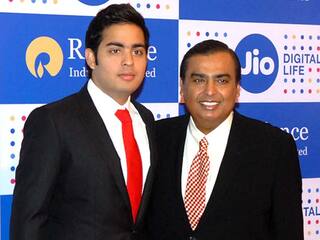 Mukesh Ambani Resigns:முகேஷ் அம்பானி ராஜினாமா...  ஜியோ தலைவரான மகன் ஆகாஷ் அம்பானி