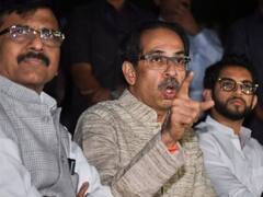 Maharashtra Political Crisis : ठाकरे पिता-पुत्र आणि संजय राऊतांवर देशद्रोहाचा खटला दाखल करा! उच्च न्यायालयात याचिका दाखल 