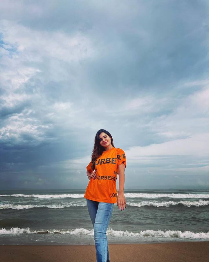 అషూ రెడ్డి అందమైన ఫోటోలు  -Image Credit:Ashu Reddy/Instagram