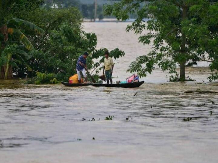 Assam Flood 21 lakh people affected by floods in Assam 126 lives relief work continues Assam Flood: बाढ़ ने बढ़ाई जिंदगी की चुनौती, सबसे ज्यादा सिलचर प्रभावित, 22 जिले के 21 लाख से ज्यादा लोगों पर असर