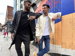 Photos: Chahal के साथ स्टाइलिश लुक में नजर आए Pandya, डबलिन में मस्ती करती नजर आईं धनश्री वर्मा