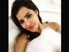 Ashu Reddy: బాత్ టబ్‌లో అషు రెడ్డి అందాల జాతర