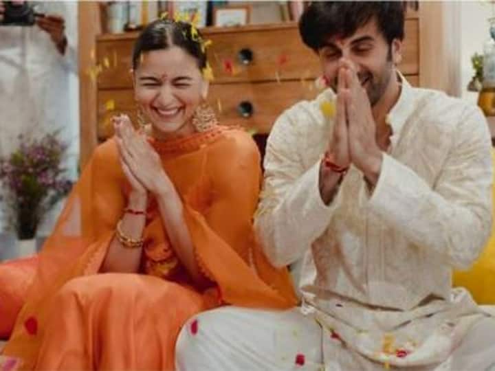 Overwhelmed With Love, Alia Bhatt Says After Pregnancy Announcement Overwhelmed With Love, Alia Bhatt Says After Pregnancy Announcement