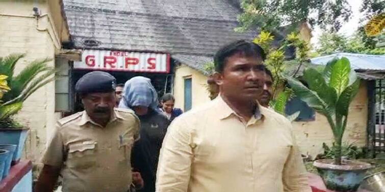 Paschim Burdwan Durgapur Molestation allegation in Train against drunk jawan arrested Molestation in Train : রাতের ট্রেনে মত্ত অবস্থায় তরুণীর শ্লীলতাহানির চেষ্টা জওয়ানের! অভিযুক্ত গ্রেফতার