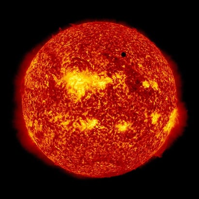 Venus: জ্যোতিষশাস্ত্রে, শুক্রকে খুবই শুভ গ্রহ বলে মনে করা হয়। শুক্র ধন, বৈভব, ঐশ্বর্য ও ভোগ-বিলাসের প্রতীক।