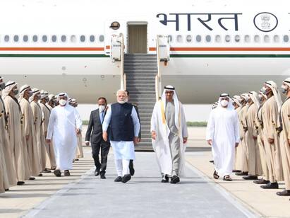 PM Modi Visits UAE After Prophet Row நபி சர்ச்சைக்கு பிறகு முதல்முறையாக அரபு நாட்டுக்கு சென்ற மோடி: ஆரத்தழுவி வரவேற்ற அதிபர்