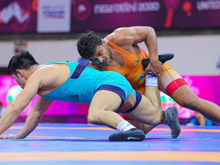 Deepak Punia wins bronze in U23 Asian wrestling championships 2022 Deepak Punia wins bronze medal: दीपक पुनियानं किर्गिझस्तानमध्ये तिरंगा फडकावला, सत्यबेल्डीला हरवून कांस्यपदक जिंकलं