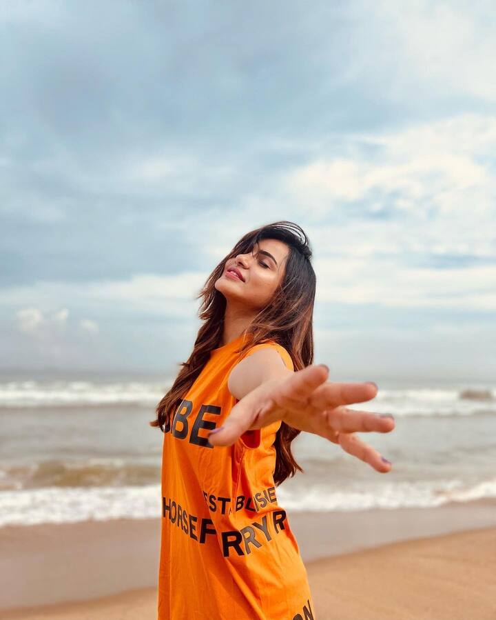 అషూ రెడ్డి అందమైన ఫోటోలు  -Image Credit:Ashu Reddy/Instagram