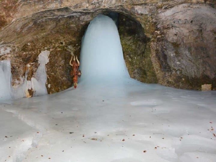 Amarnath yatra 2022 How Shivling Constructed in Amarnath Cave Shivling Mythology Explainer: अमरनाथ गुफा में ऐसे होता है पवित्र शिवलिंग का निर्माण, पढ़िए रोचक कहानी