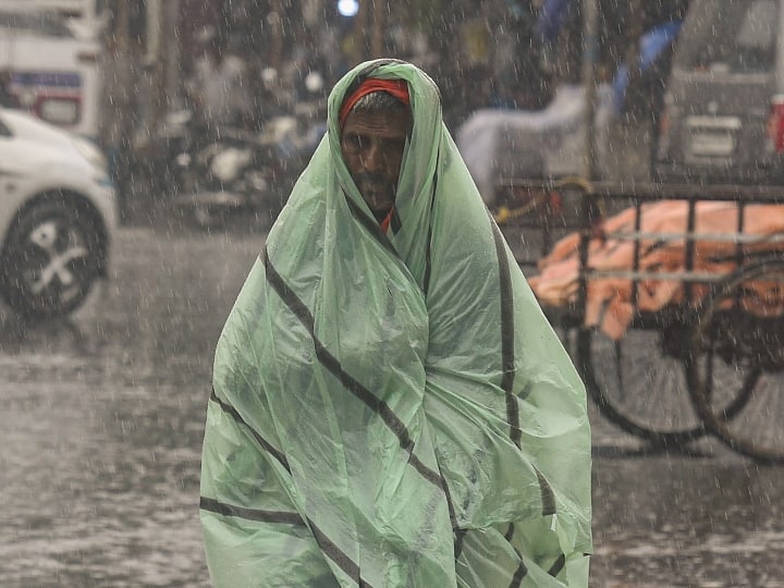 Uttarakhand Weather Update Yellow alert issued for heavy rain and Police appeal to the pilgrims by twitter Uttarakhand Weather Update: उत्तराखंड में भारी बारिश को लेकर येलो अलर्ट जारी, प्रशासन ने तीर्थयात्रियों से की ये अपील