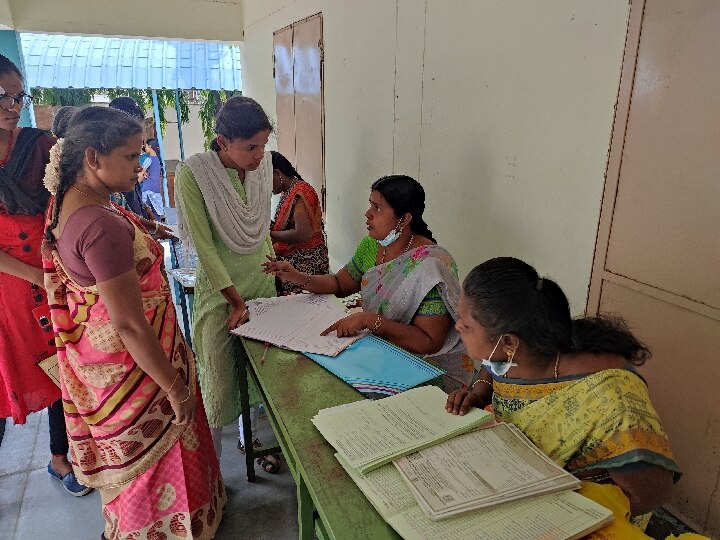 ரூ.515 கட்டினால் மட்டுமே மாற்று சான்றிதழ்... ரசீது வழங்காமல் பணம் வசூலித்த அரசு பள்ளி..!