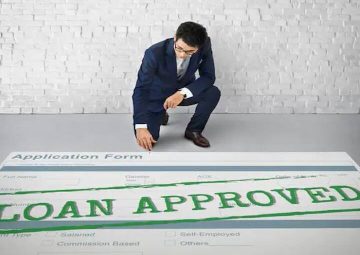 ਇਸ ਪੋਰਟਲ ਰਾਹੀਂ ਕਰਜ਼ਾ ਲੈਣ ਵਾਲੇ ਅਤੇ ਕਰਜ਼ਾ ਦੇਣ ਵਾਲੇ ਆਪਸ ਵਿੱਚ ਜੁੜੇ ਹੋਏ ਹਨ। ਇਸ ਪੋਰਟਲ ਦੇ ਜ਼ਰੀਏ, ਤੁਸੀਂ 13 ਸਰਕਾਰੀ ਸਕੀਮਾਂ ਦੇ ਤਹਿਤ ਉਪਲਬਧ ਕਰਜ਼ਿਆਂ ਲਈ ਅਰਜ਼ੀ ਦੇ ਸਕਦੇ ਹੋ। ਇਸ ਨਾਲ ਤੁਹਾਡੇ ਲਈ ਕਰਜ਼ਾ ਲੈਣਾ ਆਸਾਨ ਹੋ ਜਾਵੇਗਾ।