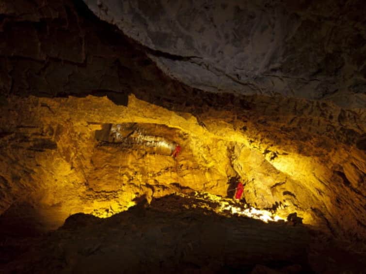 Travel Guide:5 Stunning Caves Around The World That You Must Visit Travel Guide:5 Stunning Caves Around The World That You Must Visit