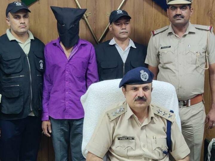 Main accused in private cash van robbery case caught by Gurugram police, 78 lakh recovered so far Gurugram: गुरुग्राम पुलिस के हत्थे चढ़ा प्राइवेट कैश वैन लूट मामले का मुख्य आरोपी, 78 लाख रुपये बरामद