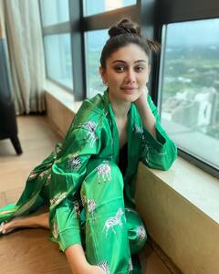 PHOTO : ग्रीन ड्रेसमध्ये 'कांटा लगा' गर्लचा अनोखा अंदाज, पाहा फोटो!