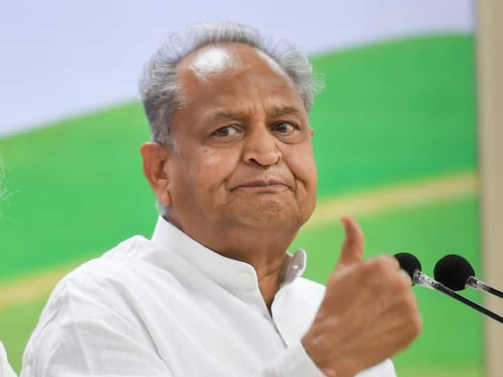 Rajasthan CM Ashok Gehlot announced Two years relaxation in age limit for candidates for competitive exams Rajasthan: राजस्थान में प्रतियोगी परीक्षाओं में अभ्यर्थियों को आयु सीमा में दो साल की छूट, CM गहलोत का एलान