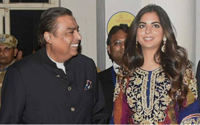 After son Akash Mukesh Ambani’s daughter Isha to be retail unit chair Reliance Retail: પુત્રીને રિટેલ કારોબાર સોંપી શકે છે મુકેશ અંબાણી, ઈશા અંબાણી બની શકે છે રિલાયન્સ રિટેલની ચેરપર્સન