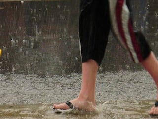 Rainy Season : पावसाळ्यात पायांची काळजी घेणं गरजेचं, आपण हे उपाय नक्की करा...
