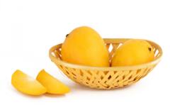 Mango Side Effects: आम खाने के बाद भूलकर भी न खाएं ये चीजें, वरना बिगड़ सकती है आपकी हालत