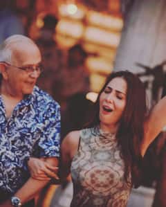 80 साल की हुईं Kim Sharma की मां, बॉयफ्रेंड और फैमली संग मिलकर एक्ट्रेस ने उनके लिए रखी शानदार पार्टी