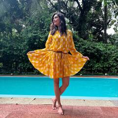 Karishma Tanna યલો ડ્રેસમાં લાગી સ્ટનિંગ, ફેન્સે કહ્યુ- ફ્લાવર નહી ફાયર છે