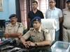 Arrah Crime: आरा में हथियार तस्कर दो भाइयों को पुलिस ने किया गिरफ्तार, 50-50 हजार रुपये में नए शूटरों को बेचता था एक पिस्टल