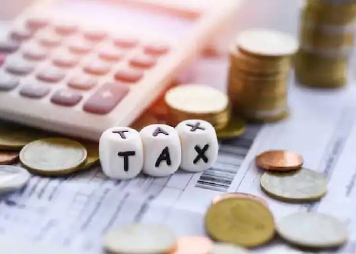 ਇਸ ਦੇ ਨਾਲ ਹੀ ਜਿਨ੍ਹਾਂ ਲੋਕਾਂ ਦੀ ਸਾਲਾਨਾ ਆਮਦਨ 50 ਲੱਖ ਰੁਪਏ ਤੋਂ ਵੱਧ ਹੈ, ਉਹ ITR ਦਾ ਫਾਰਮ-4 ਫਾਈਲ ਕਰਦੇ ਹਨ। ਅਜਿਹੇ ਲੋਕ ITR ਫਾਰਮ-1 ਫਾਈਲ ਨਹੀਂ ਕਰ ਸਕਦੇ ਹਨ। ਇਹ ਧਿਆਨ ਦੇਣ ਯੋਗ ਹੈ ਕਿ ਵਿੱਤੀ ਸਾਲ 2021-2022 ਲਈ ਆਈਟੀਆਰ ਫਾਈਲ ਕਰਨ ਦੀ ਆਖਰੀ ਮਿਤੀ 31 ਜੁਲਾਈ 2022 ਹੈ।