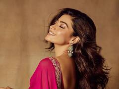 Photo : लाल छडी मैदान खडी... साडी नेसलेल्या रश्मिकाच्या अदांवर चाहतेही झाले फिदा!