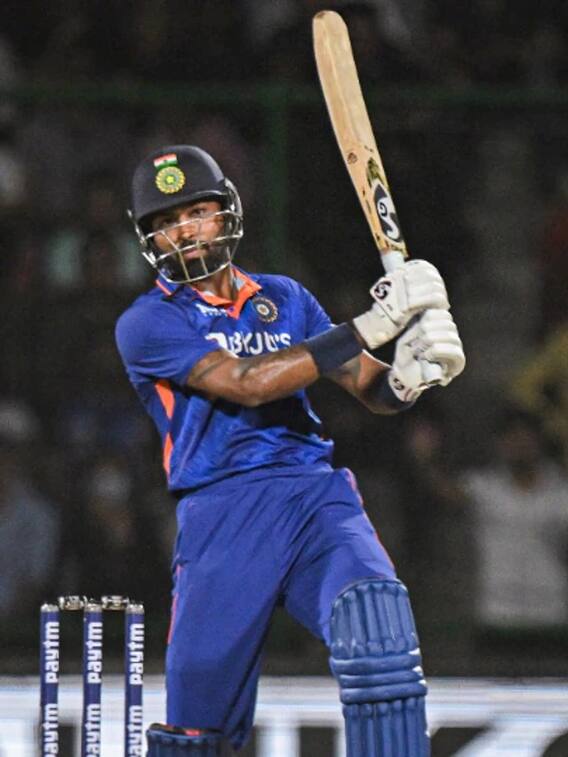 ஹர்திக் டூ தோனி- டி20 போட்டிகளில் அதிக ஸ்டிரைக் ரேட் கொண்ட இந்திய வீரர்கள் !