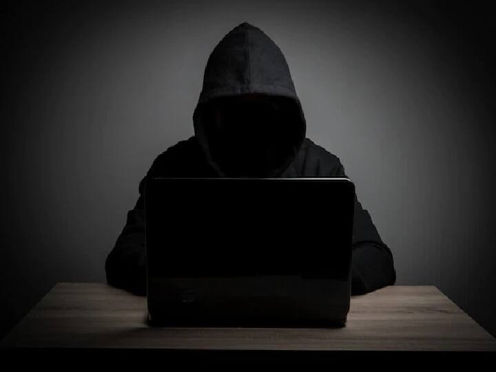 अगर कोई व्यक्ति आवेदन के वक्त आपको किसी तरह के एटीएम पिन या ओटीपी की मांग करता हैं तो उसे यह जानकारियां न दें. इससे आपके खाते से पैसे निकाले जा सकते हैं और आप ठगी के शिकार हो सकते हैं.