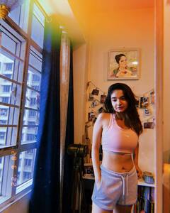 शॉर्ट्स पहन Anushka Sen ने दिखाई कातिलाना अदाएं, सिजलिंग लुक देख फैंस ने कहा- उफ्फ