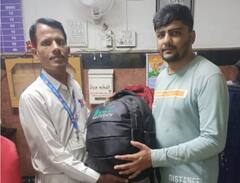 Pune Crime News : कौतुकास्पद! रेल्वे कर्मचाऱ्यांनी काही तासातच हरवलेली बॅग तरुणाला केली परत