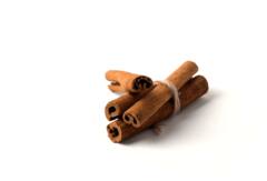 Cinnamon Side Effects: अधिक मात्रा में दालचीनी का न करें सेवन, वरना हो सकती हैं ये परेशानियां