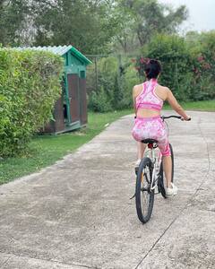 Divya Khosla Kumar Pics: कुछ इस तरह मौसम का लुत्फ उठाती नजर आईं दिव्या खोसला, देखिए कैसे एक्ट्रेस ने की सुबह की शुरुआत