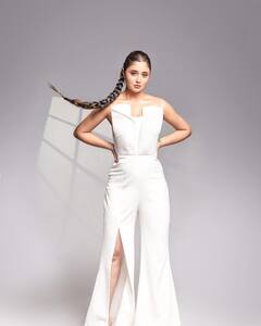 Rashami Desai Pics: रश्मि देसाई की इन तस्वीरों ने बढ़ाया इंटरनेट का तापमान, खूबसूरती पर आ जाएगा आपका भी दिल