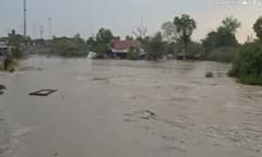 Bhavnagar: બગડ ચેકડેમ અને બોરડા તળાવ છલકાતા આ ગામ ફેરવાયું બેટમાં, જુઓ દ્રશ્યો