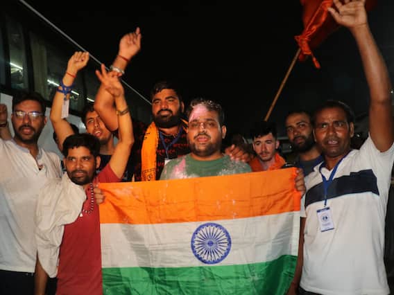 Amarnath Yatra 2022: Jammu-Kashmir Lt Governor Manoj Sinha Flags Off First Batch | In pics