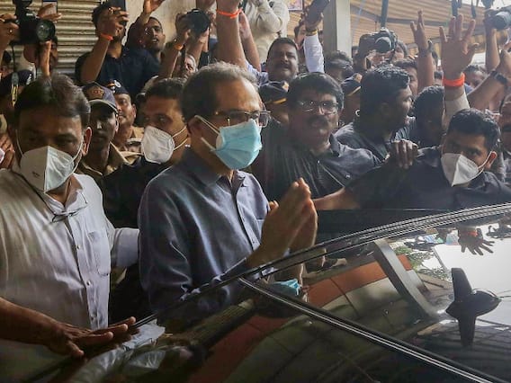 Maharashtra Political Crisis: कैबिनेट मीटिंग में सीएम उद्धव ठाकरे बोले- 'गलती हो गई हो तो माफी', क्या ये आखिरी बैठक थी? Maharashtra Political Crisis: कैबिनेट मीटिंग में सीएम उद्धव ठाकरे बोले- 'गलती हो गई हो तो माफी', क्या ये आखिरी बैठक थी?