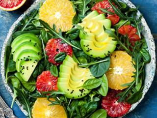 Summer Foods: गर्मी से बचने के लिए इन 5 फूड्स को डाइट में करें शामिल