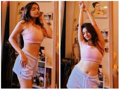 शॉर्ट्स पहन Anushka Sen ने दिखाई कातिलाना अदाएं, सिजलिंग लुक देख फैंस ने कहा- उफ्फ