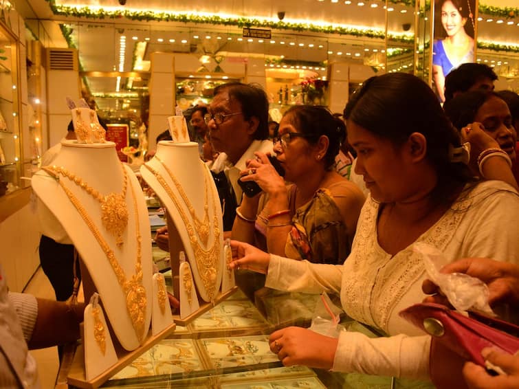 Mumbai Gold-Silver Price Today 29June: Gold- Silver Price decreased today in Mumbai, know the latest price Mumbai Gold-Silver Price Today: मुंबईकरों के लिए सोना-चांदी खरीदने का सुनहरा मौका,आज गोल्ड-सिल्वर के घट गए हैं दाम