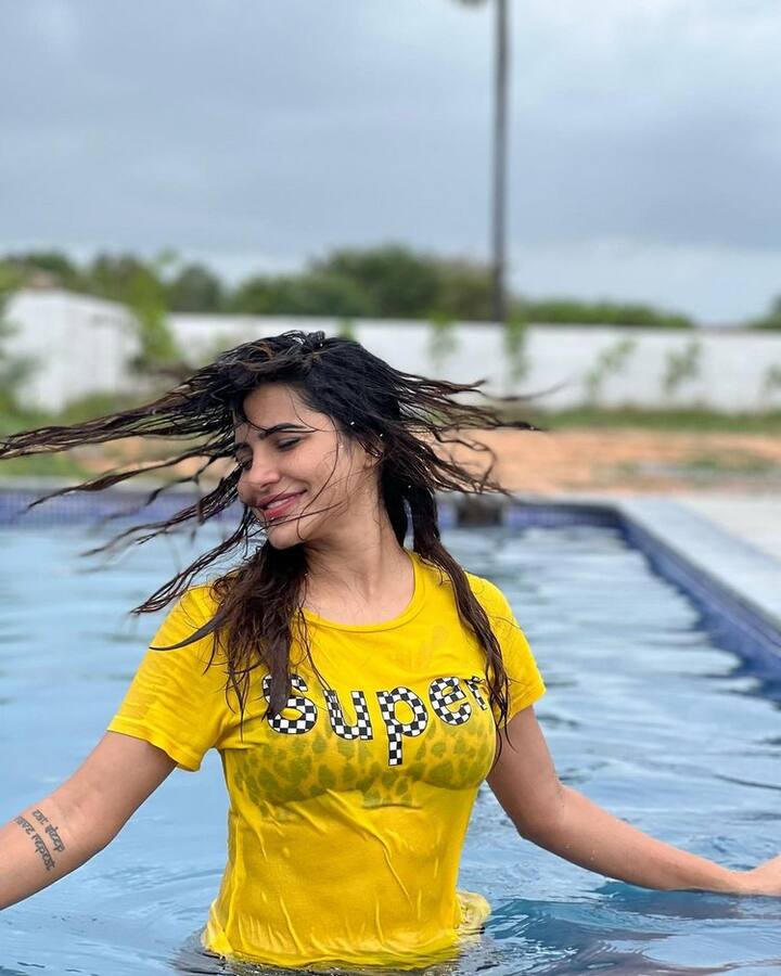 రీసెంట్ గా బిగ్ బాస్ నాన్ స్టాప్ లో కూడా కనిపించింది. (Photo Courtesy : Ashu Reddy Instagram)