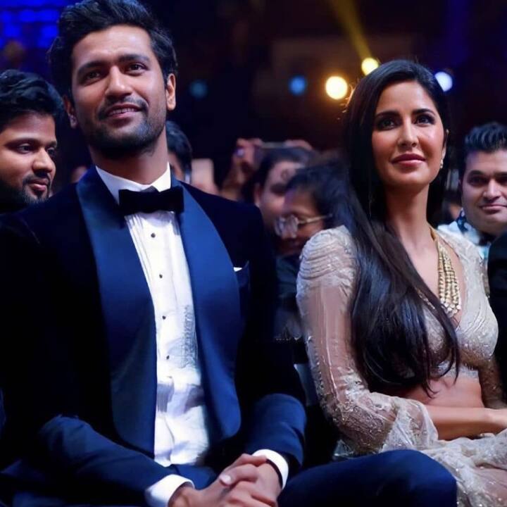 विकी कौशल (Vikcy Kaushal) ने तो बड़े ही शानदार तरीके से शादी के लिए कैटरीना कैफ (Katrina Kaif) को प्रपोज़ किया था. एक अवार्ड फंक्शन को होस्ट करते हुए विकी ने सामने बैठी कैटरीना से कहा था ‘अब आप किसी विकी कौशल को ढूंढ़ कर शादी कर लीजिए’. विकी का ये अंदाज़ उन दिनों काफी लाइमलाइट में रहा था.