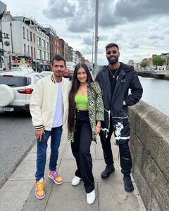 Photos: Chahal સાથે પંડ્યા સ્ટાઇલિશ લુકમાં જોવા મળ્યો, ધનશ્રી વર્મા ડબલિનમાં મસ્તી કરતી જોવા મળી